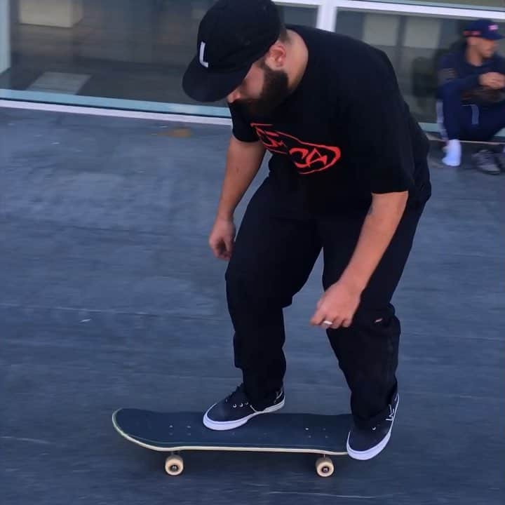 のインスタグラム：「5 tricks 👑」