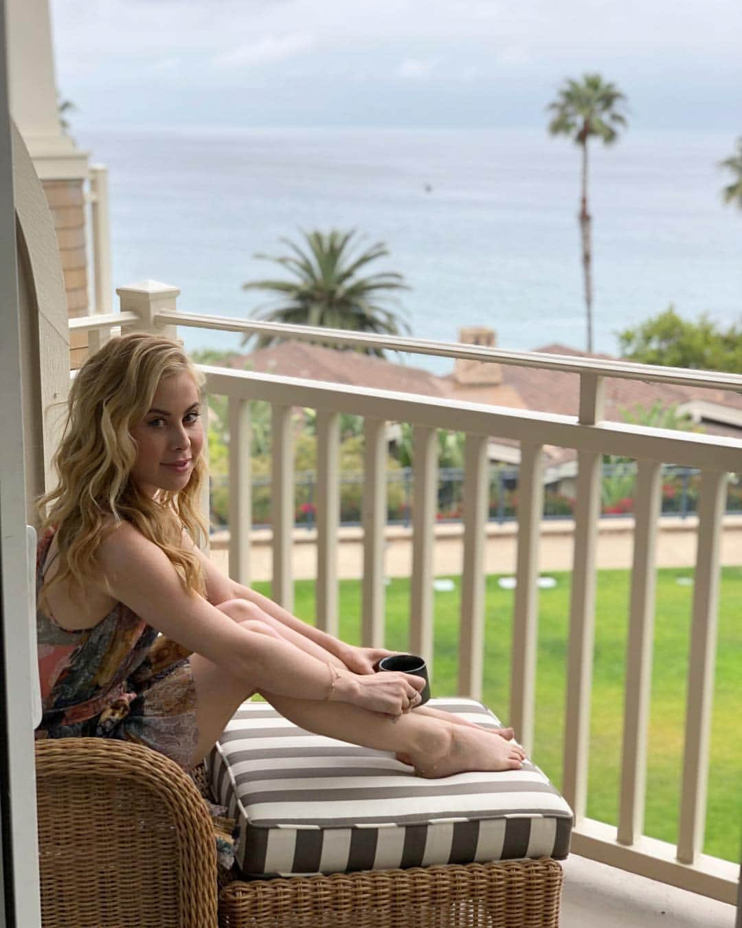 タラ・リピンスキーさんのインスタグラム写真 - (タラ・リピンスキーInstagram)「Waking up at one of my favorite places in California. @montagelaguna 🌴🌞🌊👯‍♀️ @chelseakruse #weekend #montage #lagunabeach」4月28日 4時33分 - taralipinski