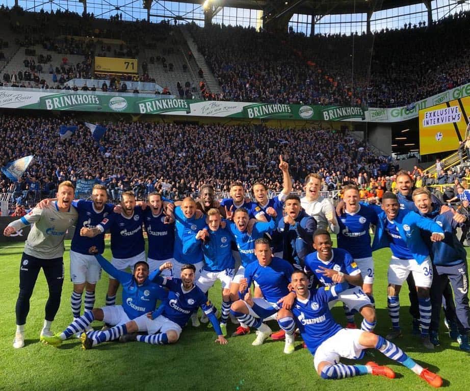 のインスタグラム：「🔵⚪️⚒💪🏻#Derbysieger」