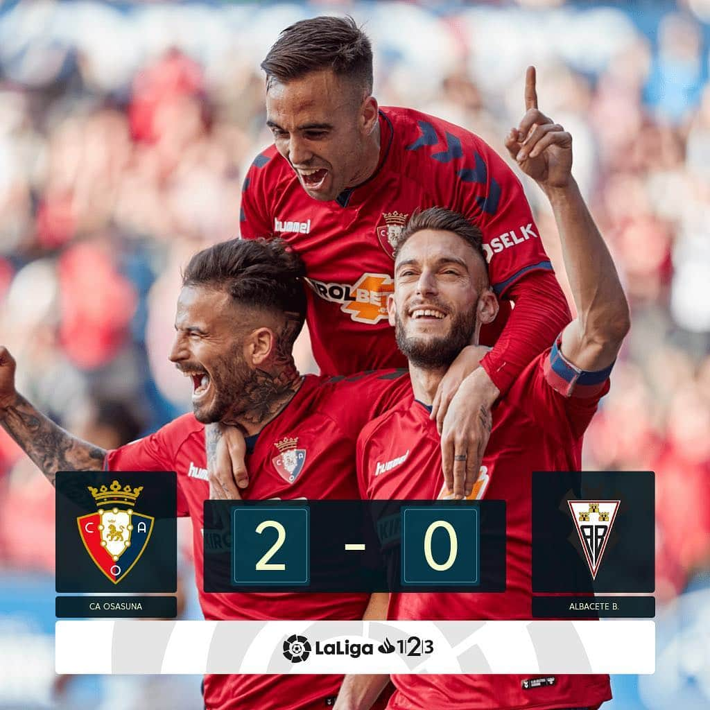 LFPさんのインスタグラム写真 - (LFPInstagram)「@caosasuna are unbeaten at El Sadar and continue to lead LaLiga 1|2|3! 🙌🏻❤️🙌🏻 • #Osasuna #LaLiga123 #LaLiga」4月28日 5時25分 - laliga