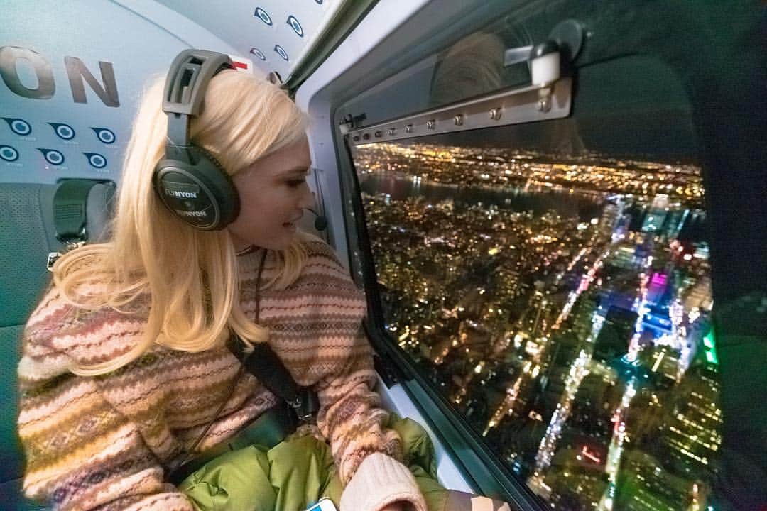 nyonairさんのインスタグラム写真 - (nyonairInstagram)「@gwenstefani loved it, you will too! 💙 50% OFF ALL FLIGHTS! 💙 ⭐️ |  Code: FIFTY50 | ⭐️ . . 🚁 Purchase with the ultimate flexibility. Our Buy Now Schedule Later is valid for more than a year. 🚁 . . . . . . . #earthpix #bestvacations #loveauthentic#exploremore #moodygrams #streetdreamsmag #complex #stpatricksday #esquire #icapture_nyc #jointhemvmt#bucketlist #timeoutnewyork #wildnewyork#newyork_instagram #lensbible#thingstodoinnyc #adventurelifestyle #travelexperience #adventuretravel#winterinnewyork #traveldeawls #centralpark #timessquare」4月28日 5時47分 - nyonair