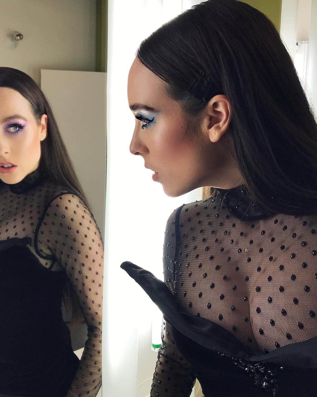 アリー・エックスのインスタグラム：「MONTREAL you guys were pure class. 🇨🇦 Also I love the way my tits look in this photo.」