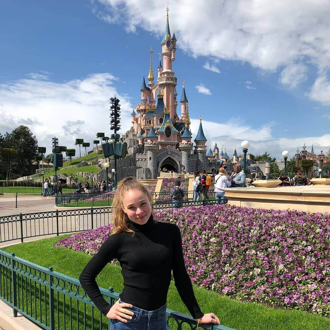 エイトォーラ・トールズドッティルのインスタグラム：「Disney, you stole my heart💕 Sharing this with my love @thys.official was truly magical!☆」