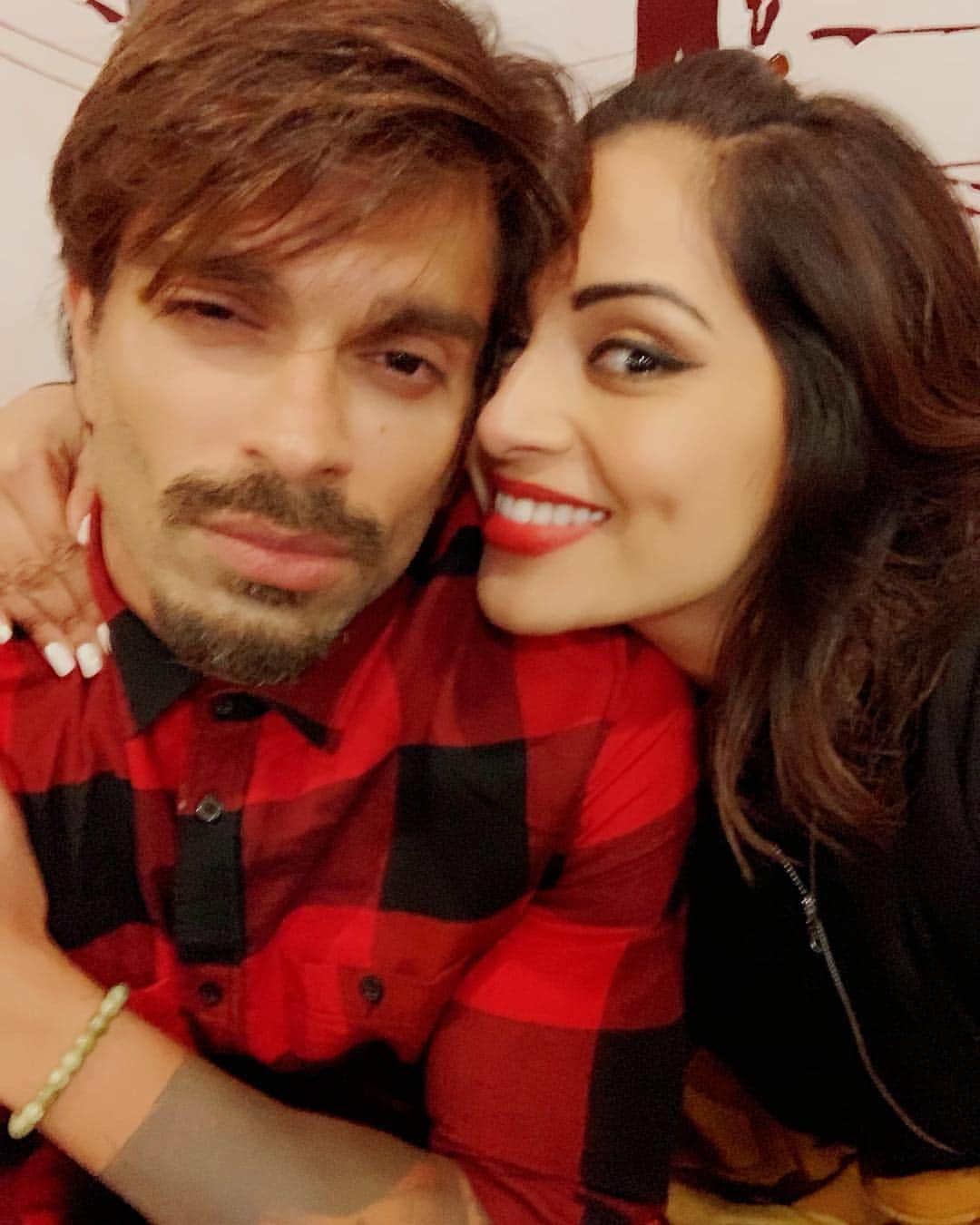 ビパシャ・バスーさんのインスタグラム写真 - (ビパシャ・バスーInstagram)「Goodnight All❤️😘 #monkeylove」4月28日 6時48分 - bipashabasu