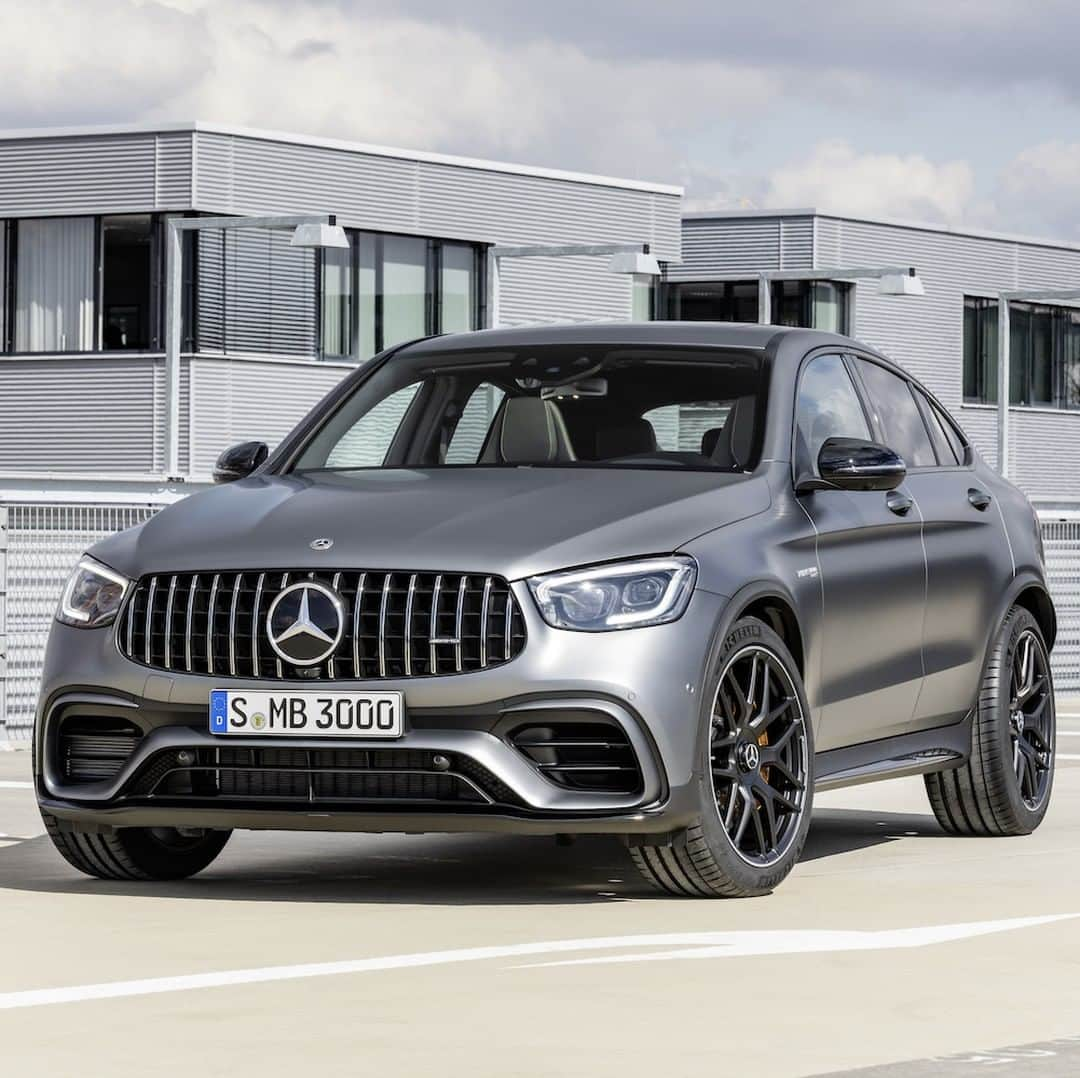 メルセデス・ベンツさんのインスタグラム写真 - (メルセデス・ベンツInstagram)「Sharpened vehicle dynamics, optimum connectivity, operation via gesture control: Mercedes-AMG is updating the successful GLC 63 4MATIC+ models. #MercedesAMG #AMG #GLC #drivingperformance [Mercedes-AMG GLC 63 S 4MATIC+ Coupé | Kraftstoffverbrauch kombiniert: 12,3 l/100km | CO₂-Emissionen kombiniert: 280 g/km | mb4.me/RechtlicherHinweis]」4月28日 6時55分 - mercedesbenz