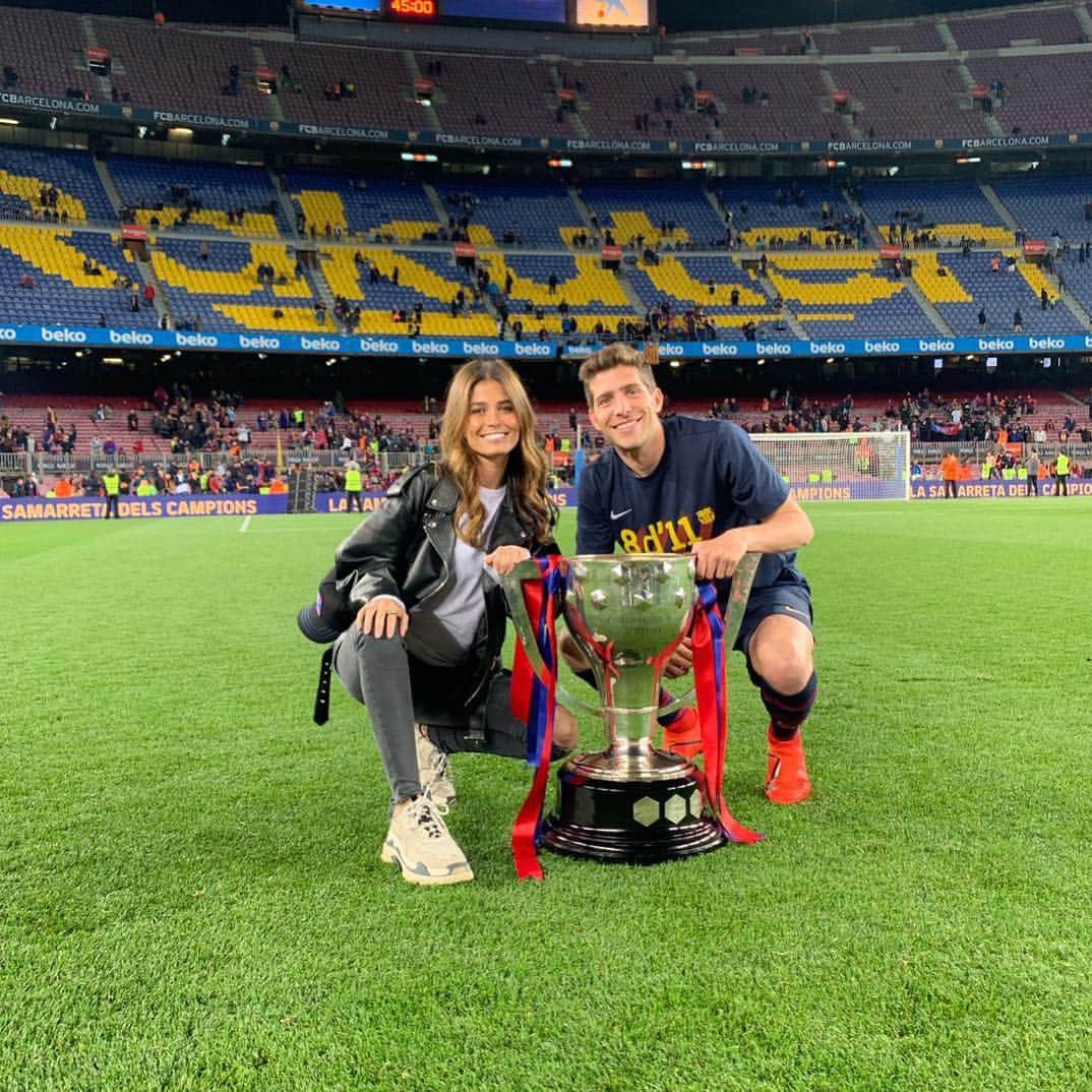 セルジ・ロベルトのインスタグラム：「CAMPIONS 🏆 !!!!」