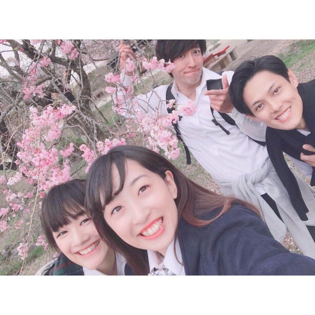 三木秀甫のインスタグラム：「よく周りから、『見た目より若いね』と言われ続けてきましたが、まさか高校生になる日が来るとは！！ 学生時代の"ノリ"を必死に思い出しております。笑  山梨在住の方は、本日11:45〜YBS山梨放送にて第4話の放送です(^ ^)是非ご覧下さい！ 後日、Huluでもアップされる予定です☆  #サクライザー  #オフショット  #山梨  #ローカルヒーロー  #こう見えて32歳  #GW  #頑張るウィーク  #フレッシュ」