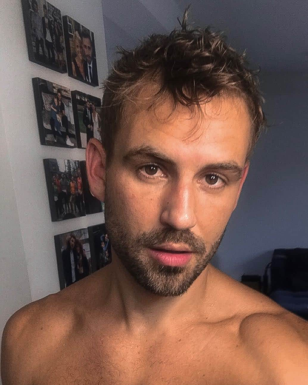 ニック・ビオールさんのインスタグラム写真 - (ニック・ビオールInstagram)「Trimmed my beard..Thought you should know.」4月28日 8時21分 - nickviall