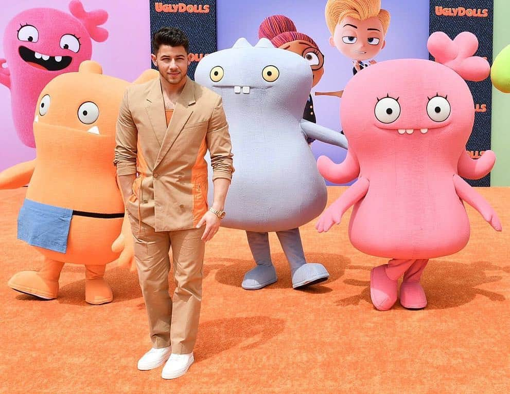 ニック・ジョナスさんのインスタグラム写真 - (ニック・ジョナスInstagram)「So much fun at the Ugly Dolls premiere today! So happy to be a part of this film, and can’t wait for you all to see this movie on May 3! Such an important message and some great music. @uglydolls」4月28日 8時25分 - nickjonas