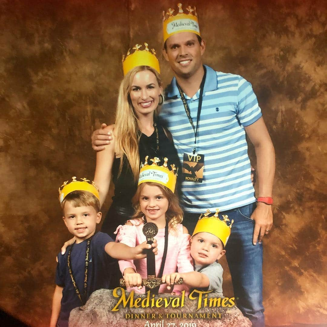 ブライアン兄弟さんのインスタグラム写真 - (ブライアン兄弟Instagram)「🛡🐎⚔️🍗🍺 #medievaltimes」4月28日 8時38分 - bryanbros