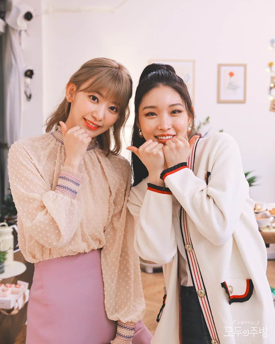 h3artbrak3rsさんのインスタグラム写真 - (h3artbrak3rsInstagram)「… #hkt48 #IZONE #아이즈원 #アイズワン  #sakura #宮脇咲良 #미야와키사쿠라 #さくら #ChungHa #청하 #チョンハ #EveryonesKitchen #모두의주방 #みんなのキッチン」4月28日 19時54分 - h3artbrak3rs