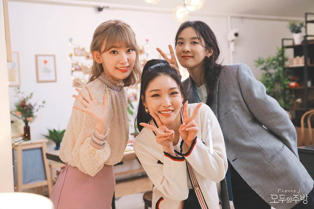 h3artbrak3rsさんのインスタグラム写真 - (h3artbrak3rsInstagram)「… #hkt48 #IZONE #아이즈원 #アイズワン  #sakura #宮脇咲良 #미야와키사쿠라 #さくら #ChungHa #청하 #チョンハ #LeeChungah #이청아 #イチョンア #EveryonesKitchen #모두의주방 #みんなのキッチン」4月28日 19時54分 - h3artbrak3rs