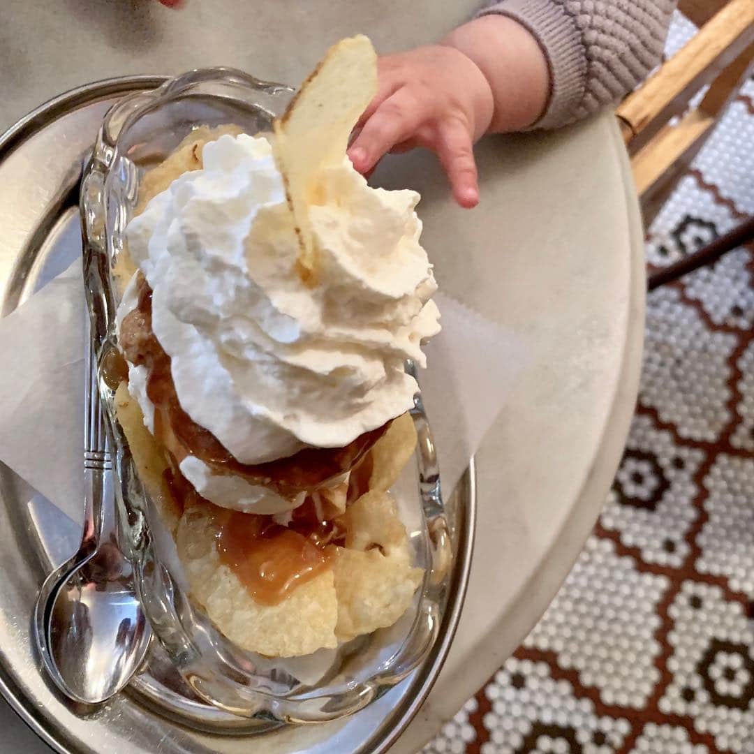 大塚良子さんのインスタグラム写真 - (大塚良子Instagram)「Potato Head Sundae is the best🍨﻿ たまに無性に食べたくなる﻿ アメリカンなホイップクリームたっぷりのサンデー﻿ アイスクリームに塩味チップスと甘いキャラメルソースがマッチして止まらない美味しさ。 ﻿ #nyc #brooklyn #icecreamsundae﻿ #icecreamsunday #newyork #newyork_world」4月28日 19時55分 - ryokokonami