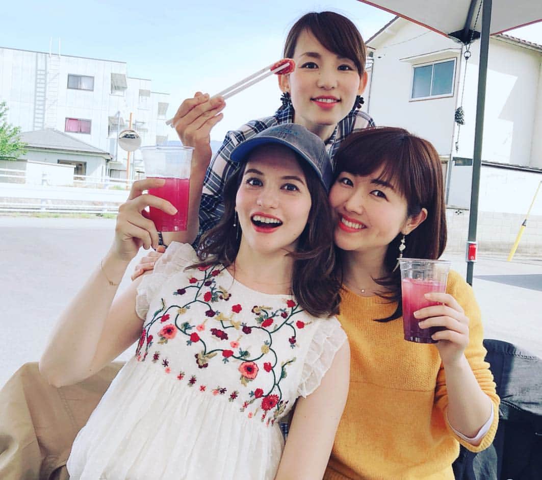 加藤響子さんのインスタグラム写真 - (加藤響子Instagram)「今日は山梨でBBQでした🍖 トマホークステーキという超巨大なお肉は食べ応え満点！  専門の方が焼いてくれるから 本来お肉の持つ旨味を活かしながら美味しく味わうことができました🌟  お天気も晴天で 最高のメンバーと笑いっぱなしの一日が過ごせました♪ 明日からまた移動で遠くへ行きます、、、🚗 みなさま、GWのご予定は？？ #GW #BBQ #トマホーク #山梨」4月28日 19時51分 - katokyooooooooo