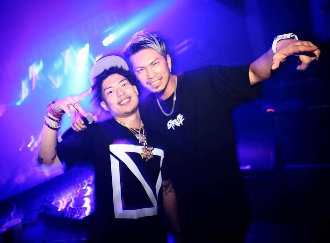 DJ ACEさんのインスタグラム写真 - (DJ ACEInstagram)「🙌﻿ Thank you @a__the_one @womb_tokyo w/ @cztiger ﻿ ﻿ #最高でした﻿ #イベントって全ては交流だなー﻿ #みんな心からありがとう﻿ #AtheONE #wombtokyo #BadHabit﻿ #CzTiger﻿ #ACE1﻿ @ace1djace」4月28日 18時19分 - ace1djace