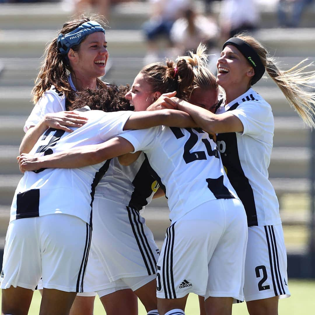 ユヴェントスFCさんのインスタグラム写真 - (ユヴェントスFCInstagram)「It’s #CoppaItaliaFemminile final today for #JuventusWomen! 🏆🇮🇹 Double tap to support the Bianconere! ⚪⚫」4月28日 18時22分 - juventus