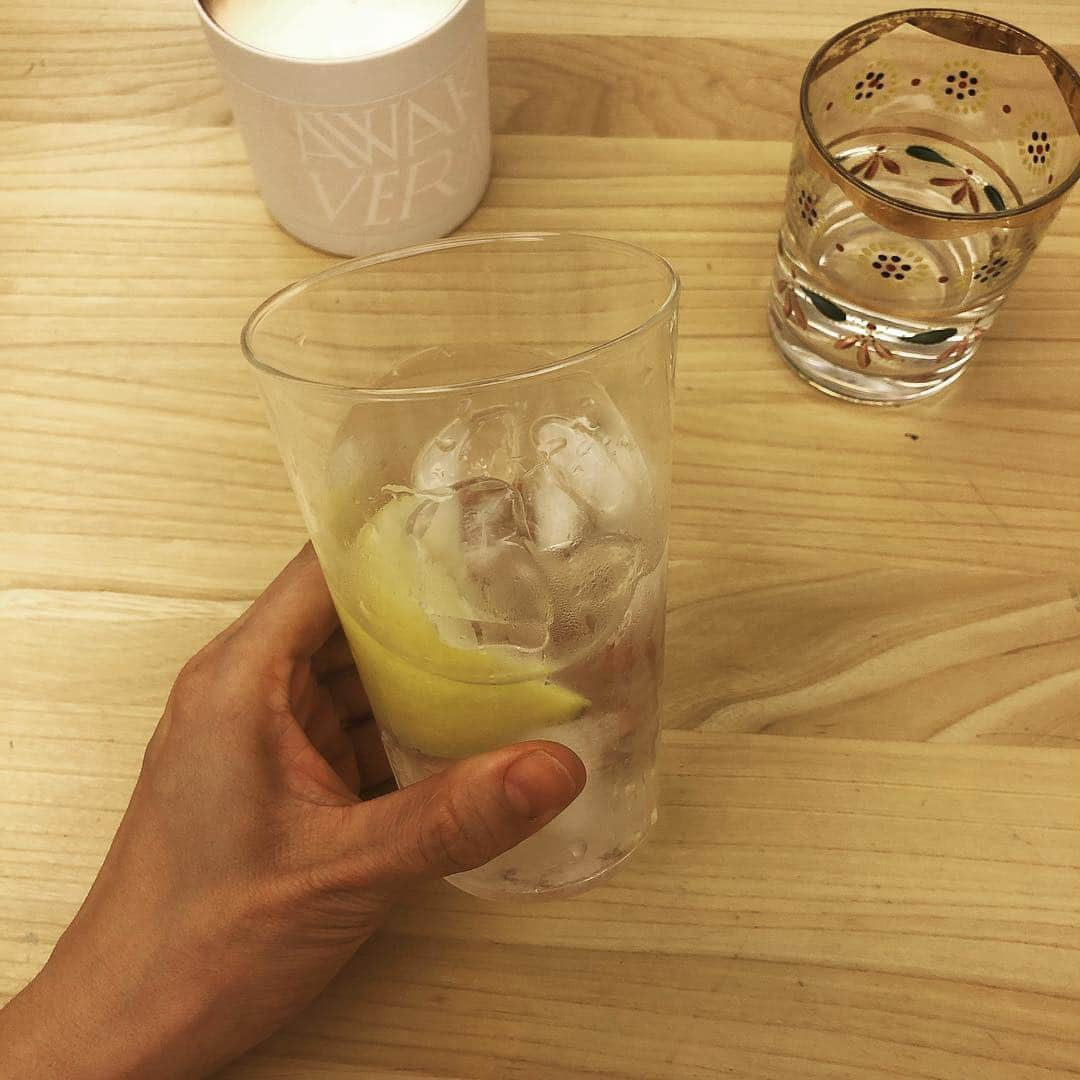 竹下玲奈さんのインスタグラム写真 - (竹下玲奈Instagram)「レモン水🍋とみせかけたレモンサワーw」4月28日 18時33分 - renatakeshita