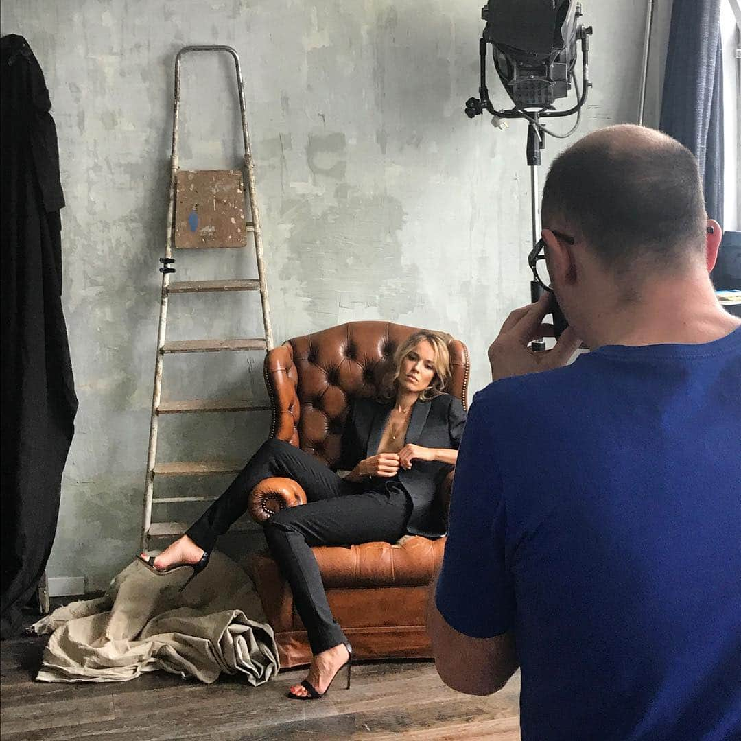 エロディ・フォンタンさんのインスタグラム写真 - (エロディ・フォンタンInstagram)「Shooting avec @francoisberthier 📸 En attendant les vraies photos ... ☺️. @margauxjlzt @clementlomellini @henryolivierhair」4月28日 18時44分 - elodie_fontan