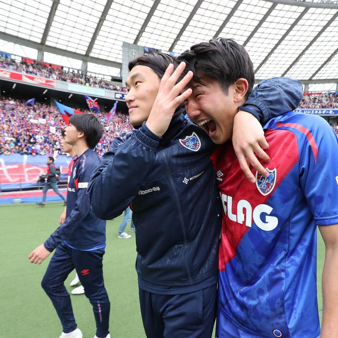 FC東京オフィシャルグッズさんのインスタグラム写真 - (FC東京オフィシャルグッズInstagram)「⏰試合終了🔵🔴 #FC東京 2-0 #松本山雅FC . 今日も #無敗東京 継続で、ホーム味スタで5連勝❗️❗️❗️✨✨✨ #平成最後の首位 ❗️ #令和最初の首位❗️ . の称号は東京の手に❗️✊✊✊ @fctokyoofficial  #首位東京 #FC東京 #fctokyo #tokyo」4月28日 18時50分 - fctokyoofficial