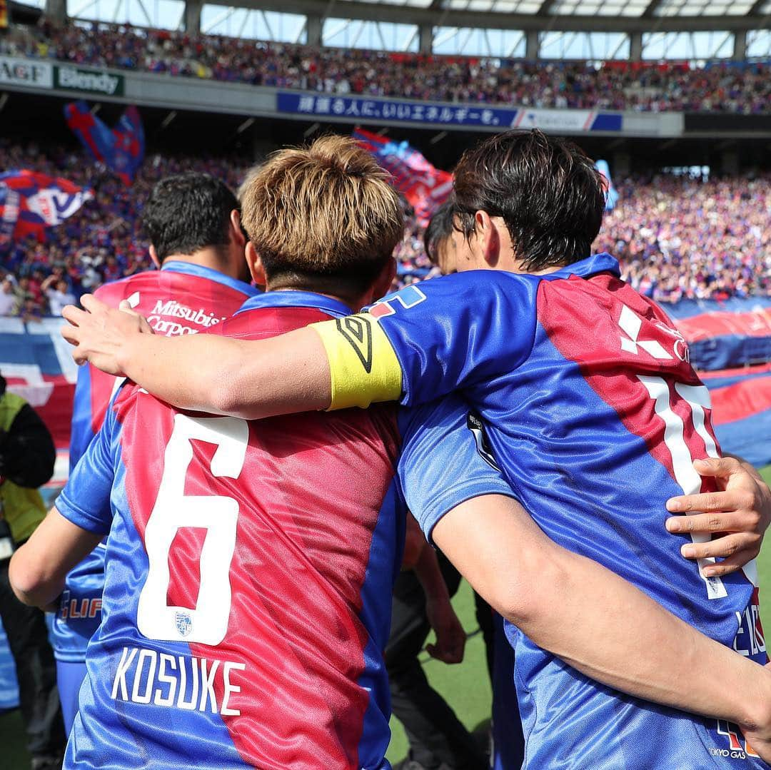 FC東京オフィシャルグッズさんのインスタグラム写真 - (FC東京オフィシャルグッズInstagram)「⏰試合終了🔵🔴 #FC東京 2-0 #松本山雅FC . 今日も #無敗東京 継続で、ホーム味スタで5連勝❗️❗️❗️✨✨✨ #平成最後の首位 ❗️ #令和最初の首位❗️ . の称号は東京の手に❗️✊✊✊ @fctokyoofficial  #首位東京 #FC東京 #fctokyo #tokyo」4月28日 18時50分 - fctokyoofficial