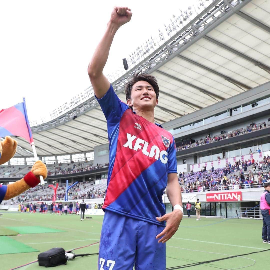 FC東京オフィシャルグッズさんのインスタグラム写真 - (FC東京オフィシャルグッズInstagram)「⏰試合終了🔵🔴 #FC東京 2-0 #松本山雅FC . 今日も #無敗東京 継続で、ホーム味スタで5連勝❗️❗️❗️✨✨✨ #平成最後の首位 ❗️ #令和最初の首位❗️ . の称号は東京の手に❗️✊✊✊ @fctokyoofficial  #首位東京 #FC東京 #fctokyo #tokyo」4月28日 18時50分 - fctokyoofficial