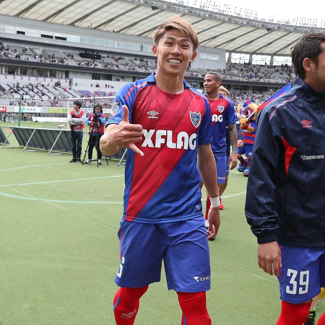 FC東京オフィシャルグッズさんのインスタグラム写真 - (FC東京オフィシャルグッズInstagram)「⏰試合終了🔵🔴 #FC東京 2-0 #松本山雅FC . 今日も #無敗東京 継続で、ホーム味スタで5連勝❗️❗️❗️✨✨✨ #平成最後の首位 ❗️ #令和最初の首位❗️ . の称号は東京の手に❗️✊✊✊ @fctokyoofficial  #首位東京 #FC東京 #fctokyo #tokyo」4月28日 18時50分 - fctokyoofficial