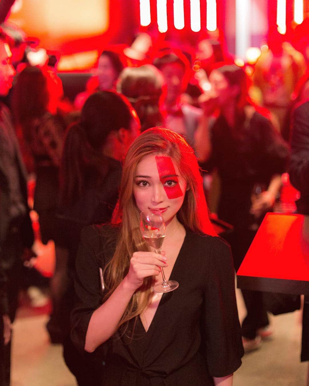 DJ mariennuのインスタグラム：「皆様GWいかがお過ごしでしょうか？ GWの日曜日は優雅に @ghmumm_jpn Champagneでもいかがでしょう？🥂 そんな気分のわたくしは今夜 @shibuyastream_official @torrent_shibuya にてDJです🎧 是非飲みにいらしてね❤️ ・ ・ ・ #dj #djlife #Champagne #mumm #mummchampagne #mummclub #shibuya #tokyo #musicbar #loungemusic」