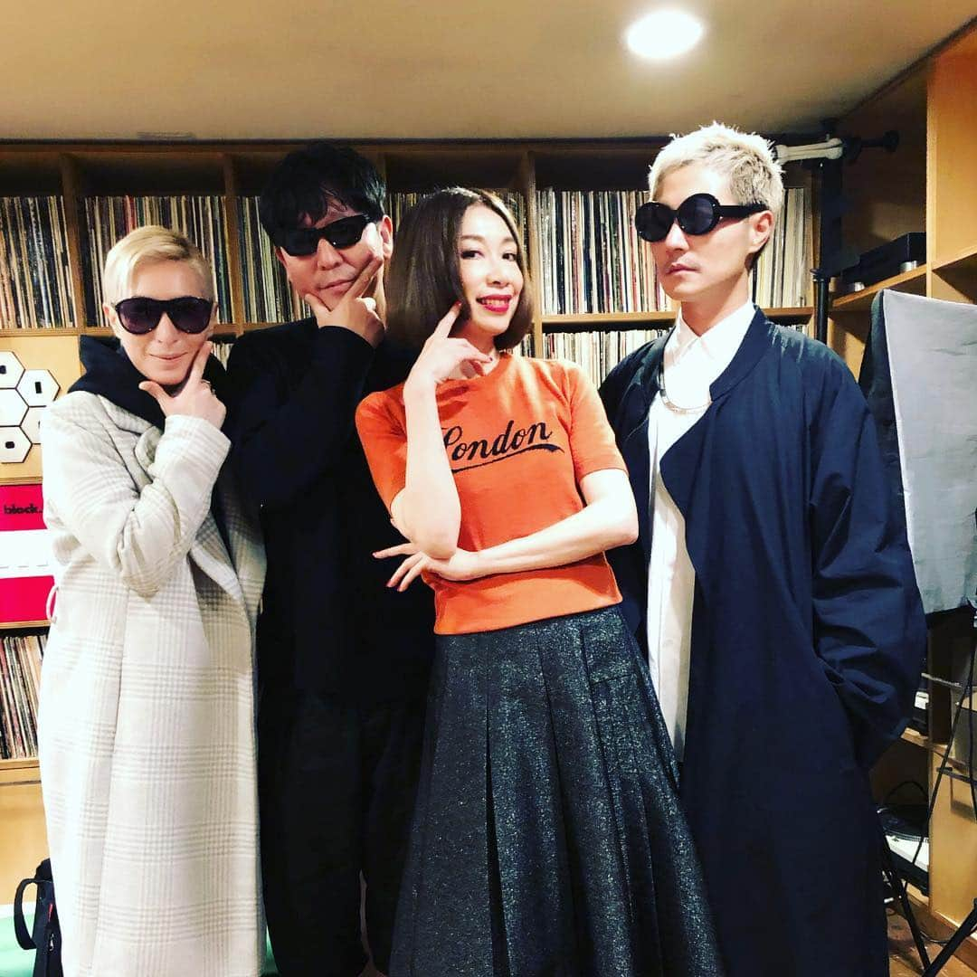 野宮真貴さんのインスタグラム写真 - (野宮真貴Instagram)「東京は夜の七時♪ 野宮真貴 loves m-flo❤︎ #東京は夜の七時 #mflo #blockfm #先日のラジオで #久しぶりにみなさんに会えて嬉しかった #野宮真貴 #missmakinomiya」4月28日 19時00分 - missmakinomiya