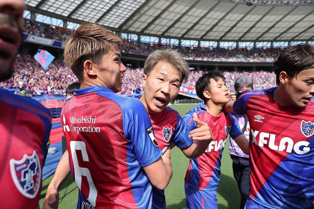 太田宏介さんのインスタグラム写真 - (太田宏介Instagram)「『松本戦』 最高！最高！最高！ 今日も最高の応援ありがとうございました！ #fctokyo  #太田宏介」4月28日 19時04分 - kosuke_ota_official