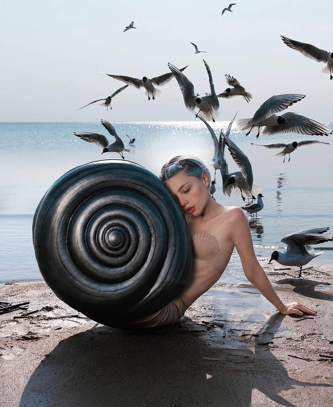 エリーナ・シェンドリンさんのインスタグラム写真 - (エリーナ・シェンドリンInstagram)「It really isn't a snail. Shell by @koftastudio」4月28日 19時23分 - sheidlina