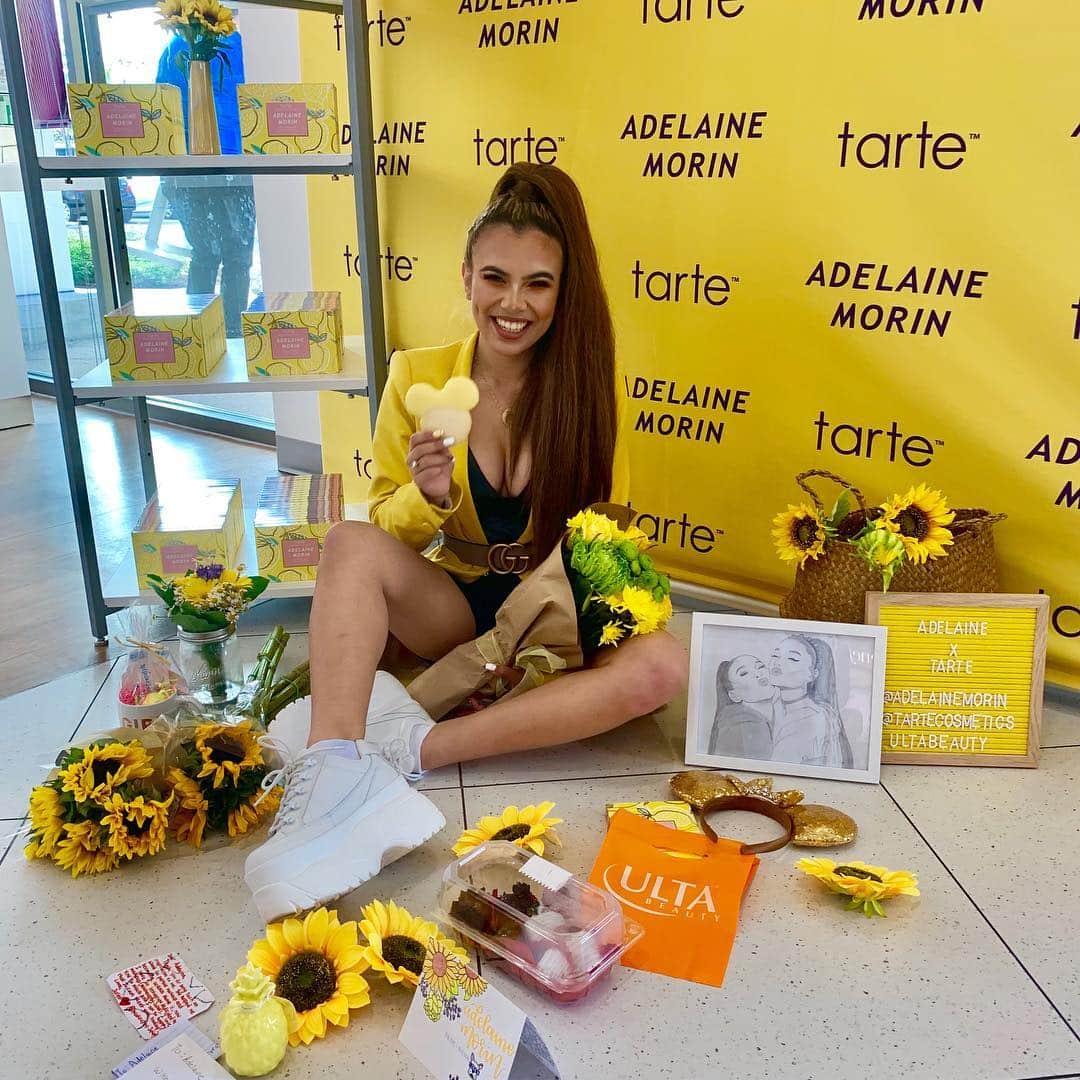 Tarte Cosmeticsさんのインスタグラム写真 - (Tarte CosmeticsInstagram)「We had such a blast with @adelainemorin at our meet & greet today at @ultabeauty! 🌻💛 Head to our IG stories to see all the BTS fun with all the #Adelangels! #Adelainextarte #doubledutybeauty #GirlsSupportingGirls」4月28日 11時00分 - tartecosmetics