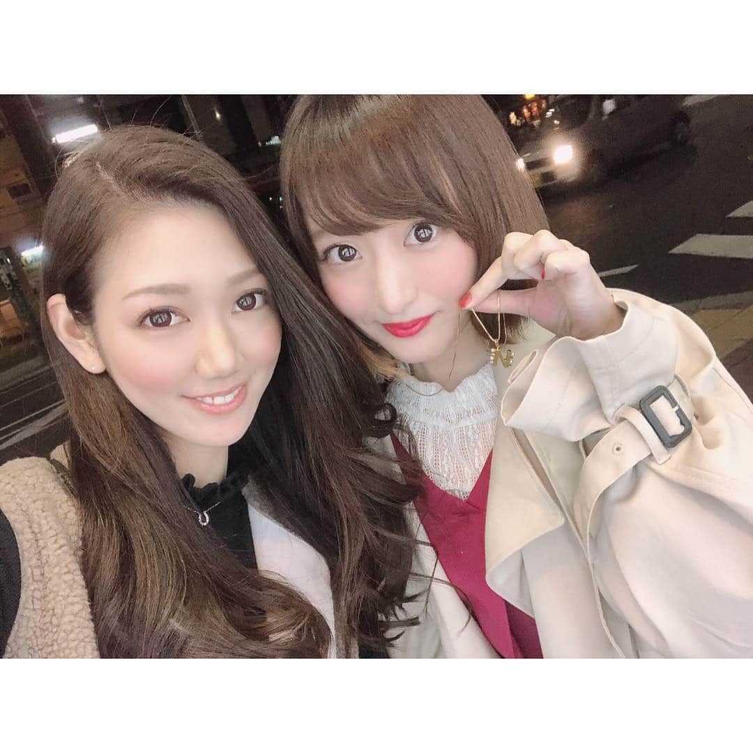 東なつ紀のインスタグラム：「GWスタートは安定のれーか❤︎ れーかに今年のお誕生日でもらったネックレス💕  あと歴代でもらったピアスとブレスレットもつけた❤︎ れーかありがとう(ง ´͈౪`͈)ว  #FENDI #ahkah  #starjewelry」