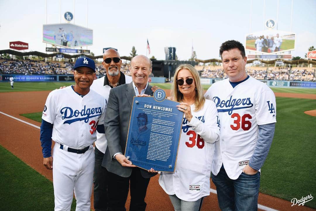 Los Angeles Dodgersさんのインスタグラム写真 - (Los Angeles DodgersInstagram)「‪Prior to tonight’s game, Don Newcombe was inducted into the Legends of Dodgers Baseball. ‬」4月28日 11時15分 - dodgers