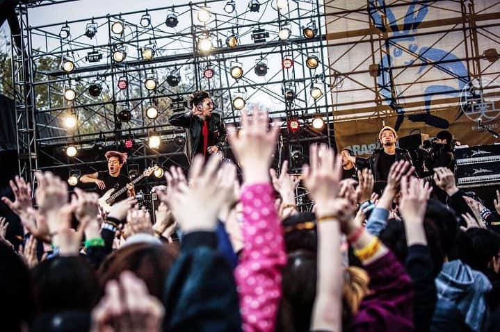 MAH さんのインスタグラム写真 - (MAH Instagram)「ARABAKI ROCK FEST.19 in Miyagi.  #SiM #arabaki  Photo @kouhey0622」4月28日 11時36分 - mahfromsim