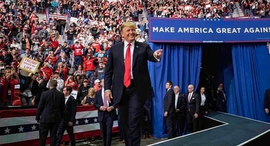 ドナルド・トランプさんのインスタグラム写真 - (ドナルド・トランプInstagram)「Thank you Green Bay, Wisconsin! MAKE AMERICA GREAT AGAIN!!」4月28日 11時30分 - realdonaldtrump