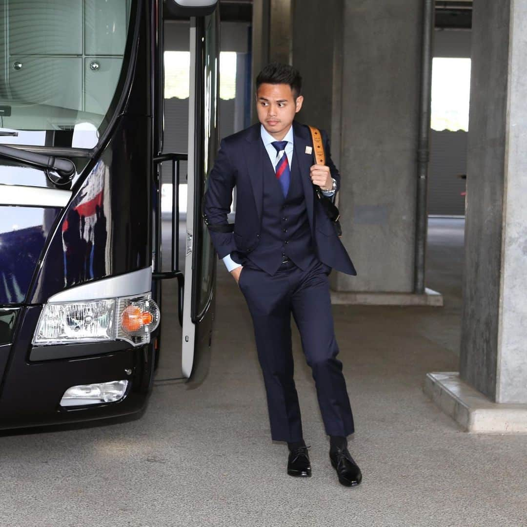 横浜F・マリノスさんのインスタグラム写真 - (横浜F・マリノスInstagram)「Arriving with style😎 . #fmarinos #Jリーグ #jleague #suits #スーツ #オーダースーツ by @globalstyle_jp  #平成最後」4月28日 11時34分 - yokohamaf.marinos