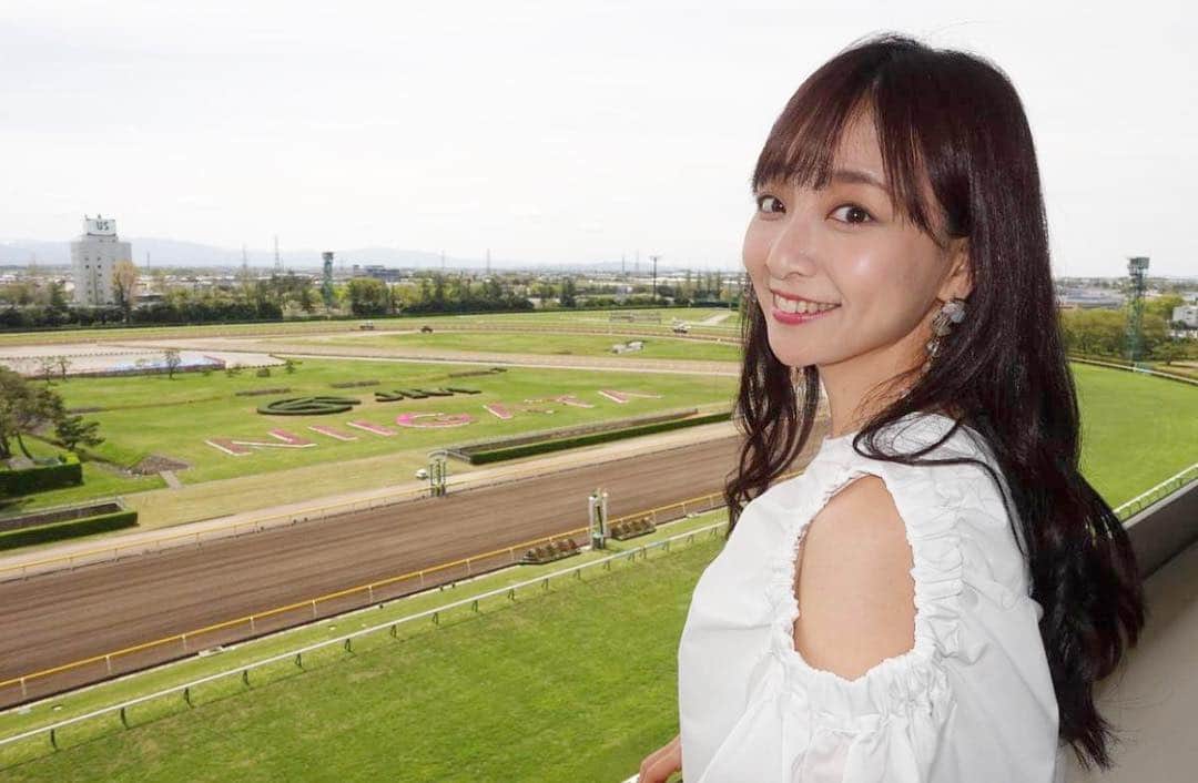 のインスタグラム：「. . #競馬場デート  #馬女」