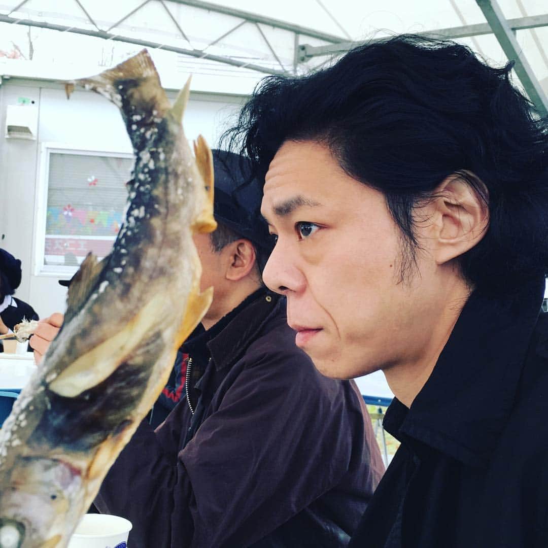田中和さんのインスタグラム写真 - (田中和Instagram)「Thanks！アラバキ〜 楽しかったですねー寒かったけど♪ チバもりょうすけも歌ってくれてありがとう！ #勝手にしやがれ  #アラバキロックフェス」4月28日 11時54分 - kazz620