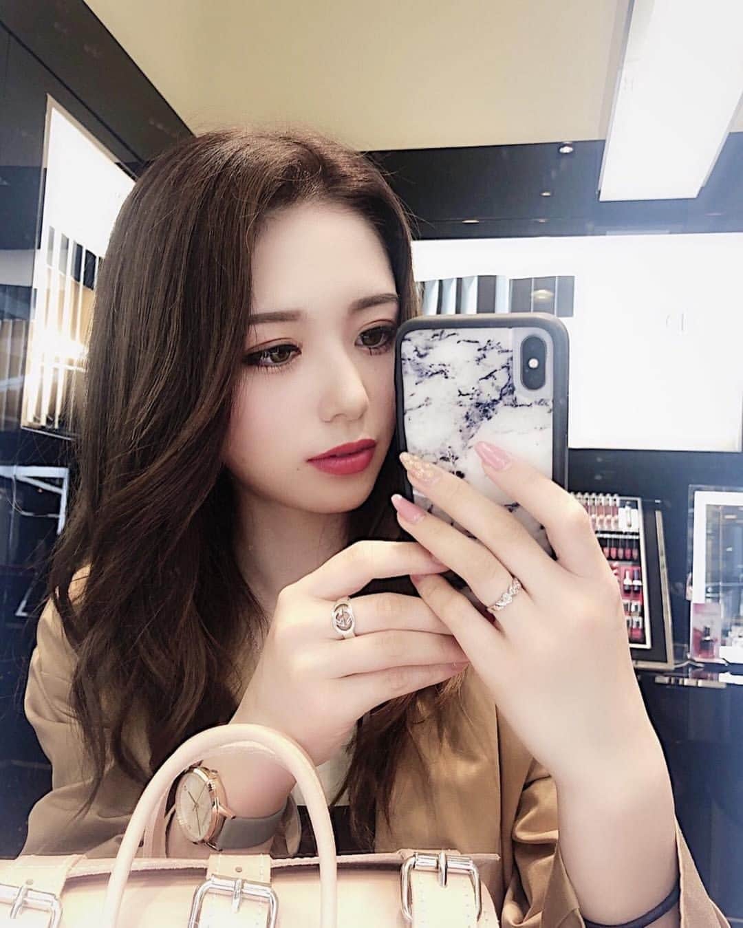 美女美容事情さんのインスタグラム写真 - (美女美容事情Instagram)「《Diorでお買い物💅✨》 * リポストを使って、素敵な写真📷✨を投稿されてる方を紹介させて頂く⠀⠀⠀ 【💄美女美容事情💅】のコーナーです✨ *⠀⠀⠀⠀⠀⠀ いいねやコメント、フォローして応援してね❤︎🥰🎶⁣ *⠀⠀⠀⠀⠀⠀ 今回ご紹介させて頂きますのは❤︎ 川猿双子さん< @chiipi__style >の素敵なお写真📸 * Diorでお買い物をしたそうです😊 美しいお顔に高級感を感じます😁✨こんなエレガントな女性になりたーい💕 *⠀ 川猿双子さんのアカウントには他にも素晴らしい投稿が沢山ありますので是非覗いてみて💁‍♀️💙 *⠀ 川猿双子さん< @chiipi__style > 素敵な投稿ありがとうございました☺️📸✨⠀⠀⠀⠀⠀⠀⠀ △▼△▼△▼△▼△▼△▼△▼△▼△▼⠀⠀⠀⠀⠀⠀⠀⠀⠀⠀⠀⠀⠀⠀⠀⠀⠀⠀⠀⠀⠀⠀⠀⠀⠀⠀⠀⠀⠀⠀⠀⠀ ❤🧡💛「美女美容事情」💚💙💜⠀⠀⠀⠀⠀⠀⠀⠀⠀⠀⠀⠀⠀⠀ 👇掲載ご希望の方は👇⠀⠀⠀⠀⠀⠀⠀⠀⠀⠀⠀⠀⠀⠀⠀ @b_b_j.jタグ付けと🖤 # ビジョビ⠀🖤⠀⠀⠀⠀⠀⠀⠀⠀⠀⠀⠀⠀⠀⠀ をタグ付けお願いします✨⠀⠀⠀⠀⠀⠀⠀⠀⠀⠀⠀⠀⠀⠀⠀ ――――――――――――――――⠀⠀⠀⠀⠀⠀⠀⠀⠀⠀⠀⠀⠀⠀⠀⠀⠀⠀⠀⠀⠀⠀ ～姉妹アカウントのご紹介～⠀⠀⠀⠀⠀⠀⠀⠀⠀⠀⠀⠀⠀⠀⠀⠀⠀⠀⠀⠀⠀⠀⠀⠀⠀⠀ ◇美容情報を紹介している«美女美容事情～Beauty～»⠀⠀⠀⠀⠀⠀⠀⠀⠀⠀⠀⠀⠀⠀⠀⠀⠀⠀⠀⠀⠀⠀⠀⠀⠀ ( @b_b_j.j_b )⠀⠀⠀⠀⠀⠀⠀⠀⠀⠀⠀⠀⠀⠀⠀⠀⠀⠀⠀⠀⠀⠀⠀⠀⠀⠀ ◇美しい旅スポット紹介をしている«美 spot»⠀⠀⠀⠀⠀⠀⠀⠀⠀⠀⠀⠀⠀⠀⠀⠀⠀⠀⠀⠀⠀⠀⠀⠀ ( @b__spo )⠀ ◇ビジョビがお届けするセレクトショップ«bi select» ( @bi_select ) ⠀⠀⠀⠀⠀⠀⠀⠀⠀⠀⠀⠀⠀⠀⠀⠀⠀⠀⠀⠀ よかったらこちらも覗いてみてね✨ ――――――――――――――――⠀⠀ @b_b_j.j⠀ #カメラ女子 #自撮り #美容 #beauty⠀⠀ #美肌 #美白 ⠀⠀⠀⠀ #ファッションコーデ #メイク  #自撮り女子 #トレンド ⠀⠀⠀⠀ #オトナ女子 #大人可愛い ⠀⠀⠀⠀ #美肌ケア #美白ケア ⠀⠀⠀⠀ #カラコン #カラコンレポ #美意識向上 #セルフィー  #可愛い💕 #女子力アップ  #大人カジュアル #ナチュラルメイク ⠀⠀⠀⠀ #リップ💄 #お洒落な人と繋がりたい ⠀⠀⠀⠀ #女子力 #女子力向上 ⠀⠀⠀⠀ #リップ #チーク #naturalbeauty #makeup」4月28日 11時55分 - b_b_j.j