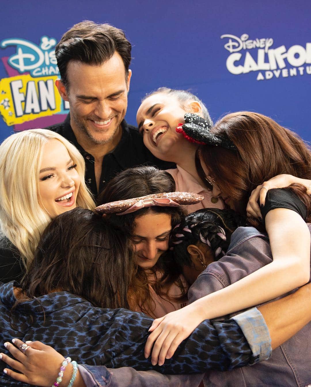 Disney Channelさんのインスタグラム写真 - (Disney ChannelInstagram)「We had a FANtastic day. #DisneyChannelFanFest」4月28日 12時07分 - disneychannel