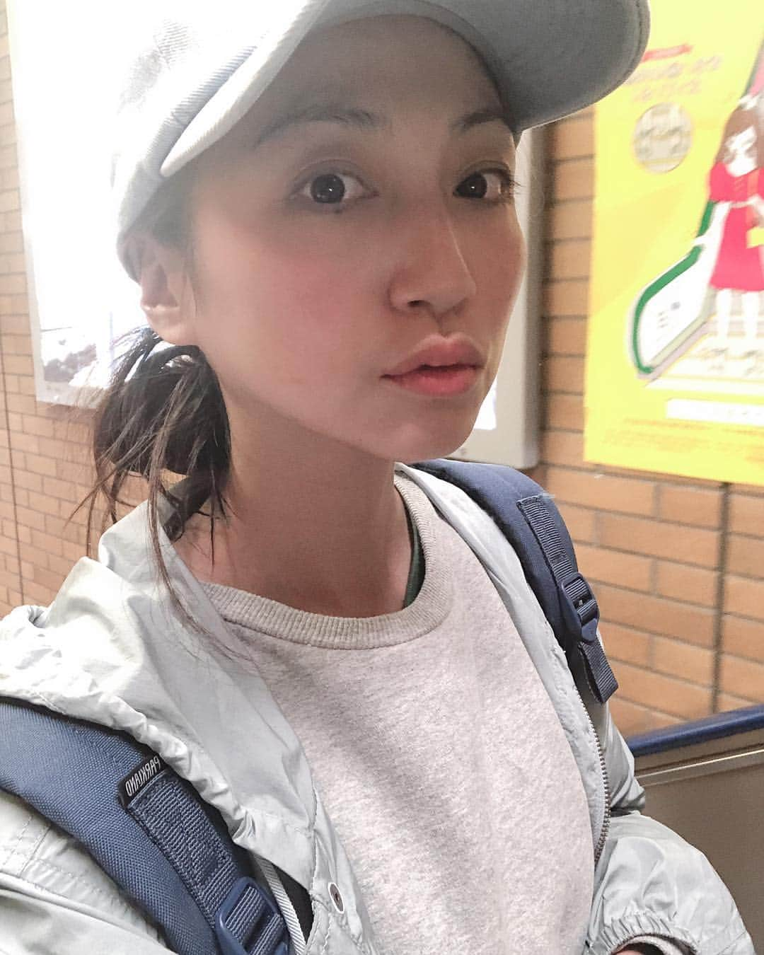 中川愛海さんのインスタグラム写真 - (中川愛海Instagram)「リュック背負ってお出かけ。 ちょっと打ち合わせ行ってきます！ リュック背負ってると小学生みたいと言われる。。。w #恵比寿 #中川愛海 #リュック #リュック女子 #小学生みたい #ちょいとそこまでコーデ」4月28日 12時27分 - ami_nakagawa_