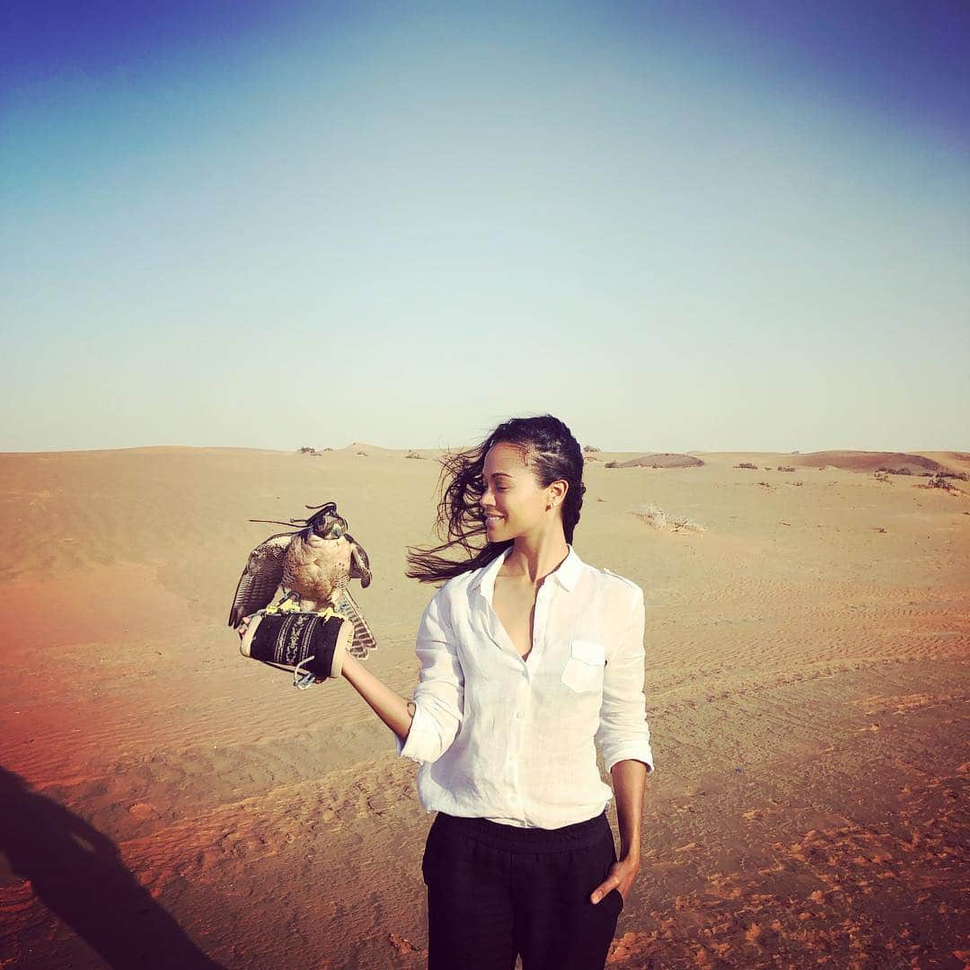 ゾーイ・サルダナさんのインスタグラム写真 - (ゾーイ・サルダナInstagram)「Ready to fly... #dubai #vacation #secret project.」4月28日 12時46分 - zoesaldana