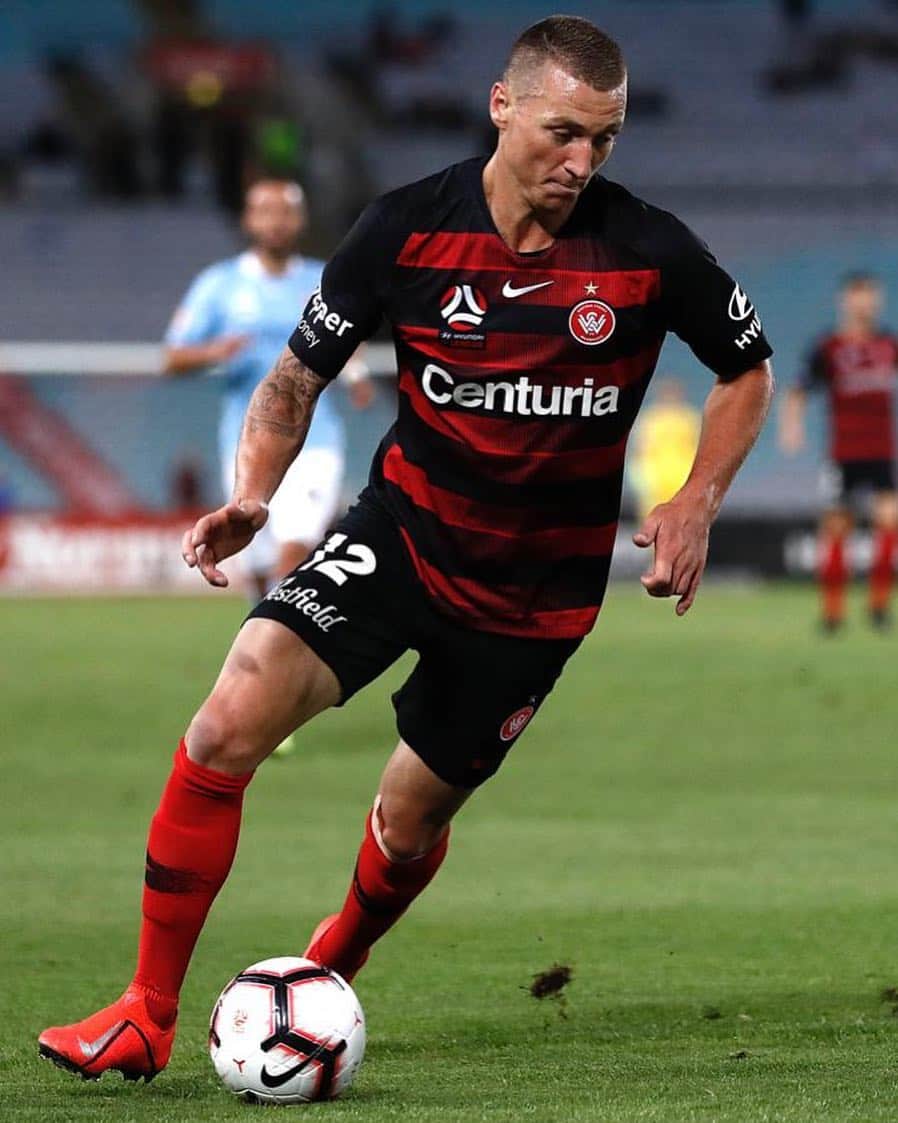ミッチェル・デュークのインスタグラム：「Been amazing to be back home playing football again ⚽️ Unfortunately the season is finished, with no finals to play, but I believe there is a lot for the fans, players and club to look forward to for next season! Thanks for the amazing support this year and welcoming me to the club 🙌🏼🔴⚫️ @wswanderersfc」