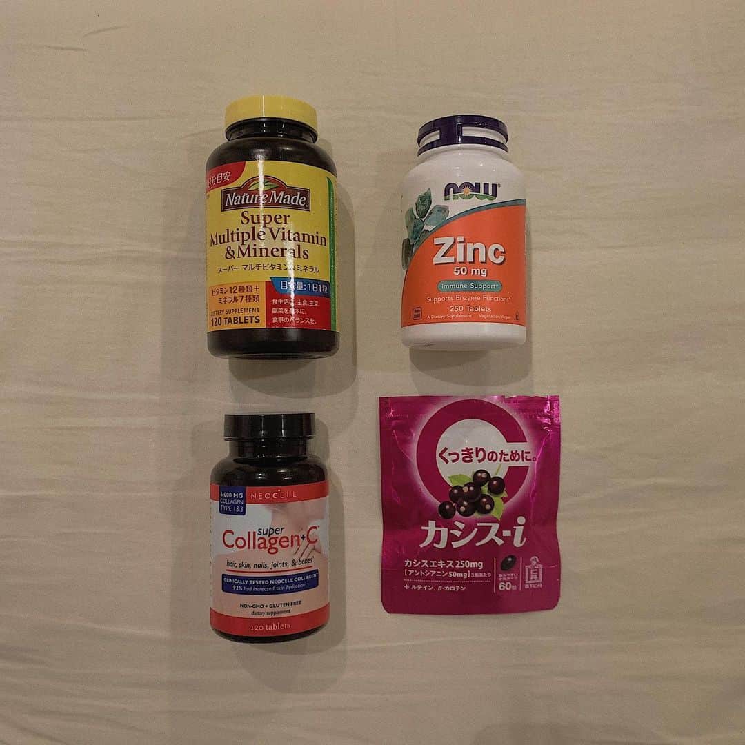 のインスタグラム：「絶対的信頼を置いてる子たち ㅤㅤㅤㅤㅤㅤㅤㅤㅤㅤ nature made - mulch Vitamin&mineral (無いと割と震える) now - zinc(抗酸化と免疫力向上！) neocell - collagen＋c (友達におすすめしてもらってめちゃ良い) 森下仁丹 カシスi(クマ割と目立たなくなるよ！！万年クマ持ちさんに是非おすすめしたい) ㅤㅤㅤㅤㅤㅤㅤㅤㅤㅤ 栄養気にしてごはん食べてもやっぱりたぶん大概足りてないからねぇ、おすすめ 〜・〜・〜・〜・〜・〜・〜・〜・〜・〜・〜 #supplement #Vitamin #zinc #collagen」