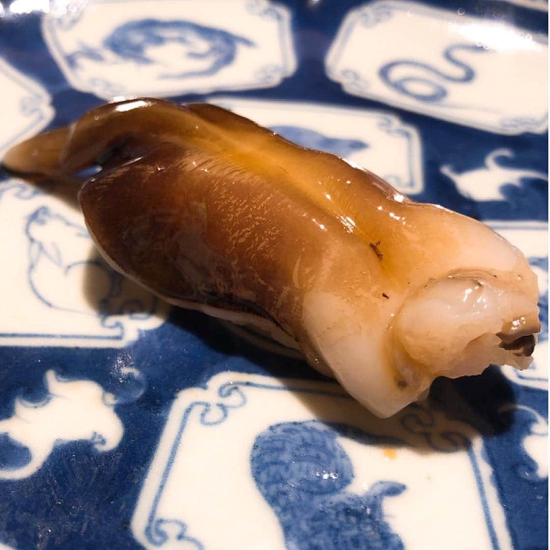 山田優依さんのインスタグラム写真 - (山田優依Instagram)「Sushi Saito . 食べログ鮨部門 日本1位、 ミシュラン三つ星鮨店、 六本木 鮨さいとうへ . とろけました。。。 . #Japan #tokyo #roppongi #Sushi #Saito #michelin3stars #worlds50best  #asias50best . "Sushi Saito". No.1 Sushi restaurant in Japan. Michelin 3-star sushi restaurant.」4月28日 13時55分 - yui_gourmetwalker