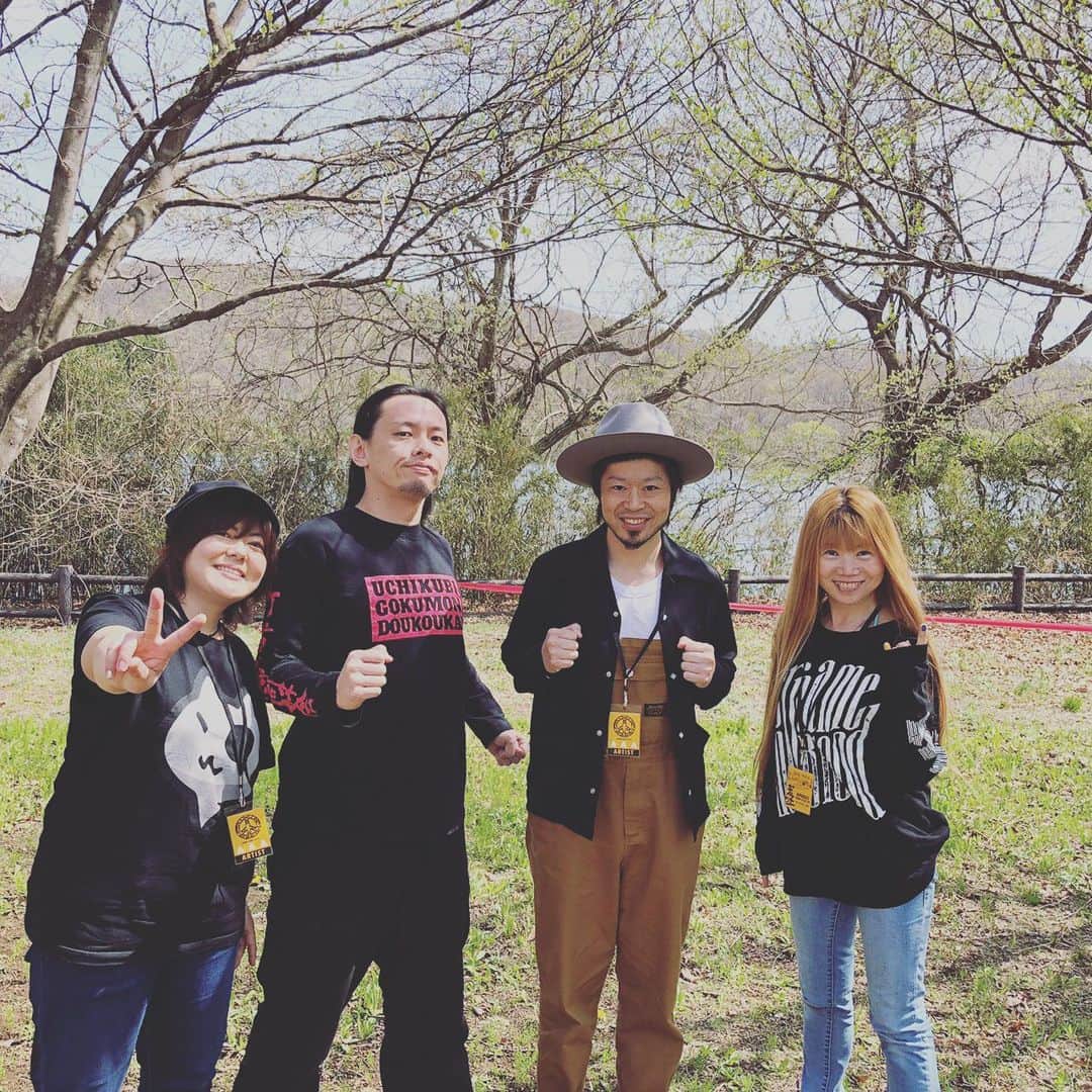 上中丈弥のインスタグラム：「イナズマ打首獄門同好会。 じゅんこさん、俺は札幌時代の話しを同級生にしてると思ってたんだよ（笑） 若さの秘訣は気にしないってさ🥴  出会った皆様我が師匠  #イナ戦 #イナズマ戦隊 #打首獄門同好会  #出会った皆様我が師匠」