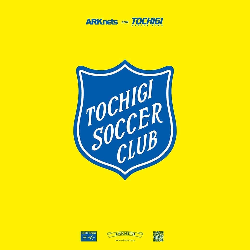 のインスタグラム：「. ＼ ARKnets for TOCHIGI SC ／ . Jリーグ所属クラブ栃木SCと、栃木県を代表するセレクトショップ「ARKnets」がコラボレーションし、サポーターアイテムが発売となります。 Jリーグクラブ「栃木SC」の活動支援プロジェクト”ARKnets for TOCHIGI SC”より、3年ぶりの新作を発表。 そして、本日栃木SCホームグランドで販売中！取り扱い店舗「ARK STANDARD」でも店頭限定で販売！ . ■ITEM／《 TOCHIGI SC × WP × ARKnets 》 Name：EMBLEM LOGO T-SHIRTS Price：5,000円（税込） Color：ブラック＆ホワイト . ■ITEM／《 TOCHIGI SC × WP × ARKnets 》 Name：SYDRATION 18oz Wide Mouth Price：4,500円 （税込） Color：ブルー＆ホワイト＆イエロー 全米人気No.１のボトルとして、日本でも絶大な人気を誇る《 Hydro Flask 》が、日本では初のスポーツチームとのコラボレーションを作成。 . . 【 ARKnets Search／取り扱い店舗 】 FOLLOW US!! ／ @ark.standard . ■商品や通信販売に関しまして、 ご不明な点がございましたらお気軽にお問い合わせください。 . ----------------------------------- 【お問い合わせ】 ARKnetsコールセンター TEL：028-634-1212 ( 営業時間 12:00～19:00 ) ※店舗へ繋がりにくい場合には、こちらまでお問合せ下さい。 ------------------------------------- #arknets #arkstandard #栃木 #宇都宮 #サッカーコラボ #栃木SC #wp #アークネッツと栃木SC」