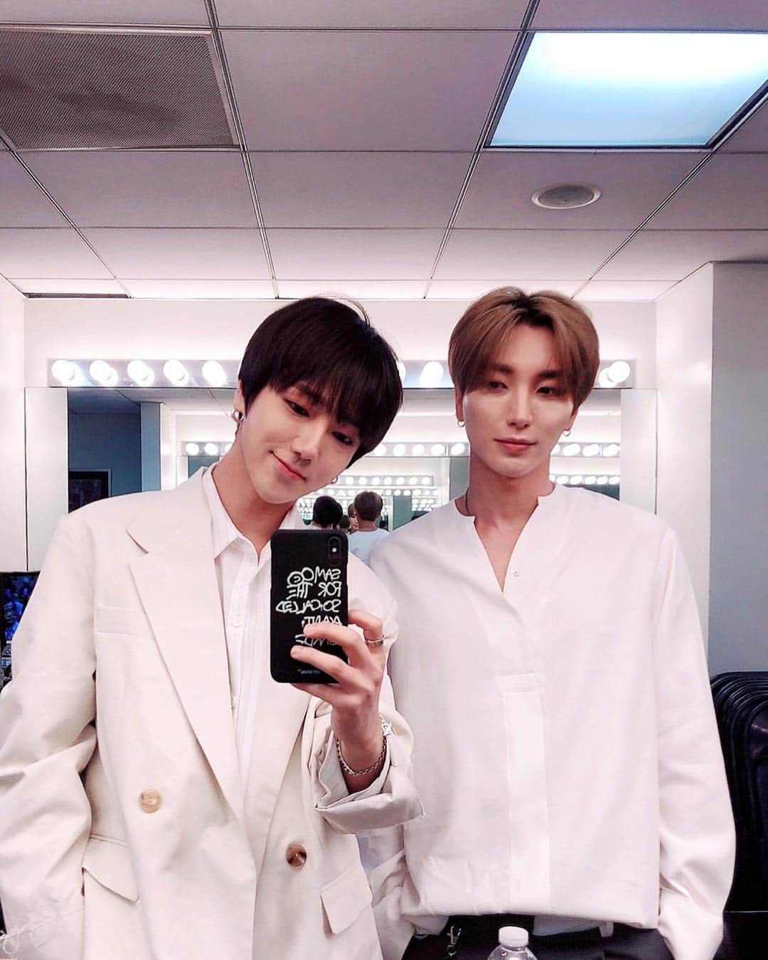 イトゥク さんのインスタグラム写真 - (イトゥク Instagram)「#American#leeteuk#yesung#selgoteuk#selkingyesung」4月28日 14時57分 - xxteukxx