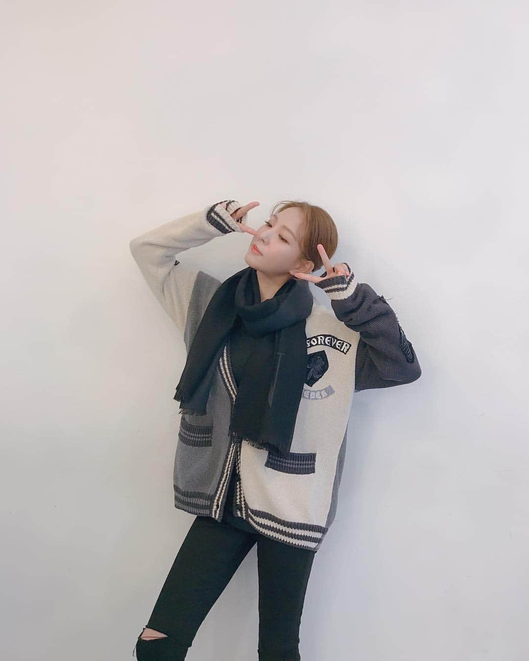 BoAのインスタグラム：「추워 ㅠ 넘나리 추워 😷🤧😷🤧🤒」