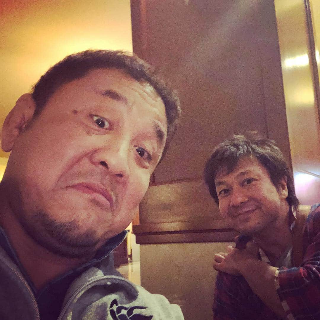 小島聡さんのインスタグラム写真 - (小島聡Instagram)「アメリカでの試合、無事に終わりました。  もうすぐ帰りの空港へ向かいます。  #小島聡  #永田裕志  #新日本プロレス  #アメリカ遠征」4月28日 15時05分 - cozy_lariat